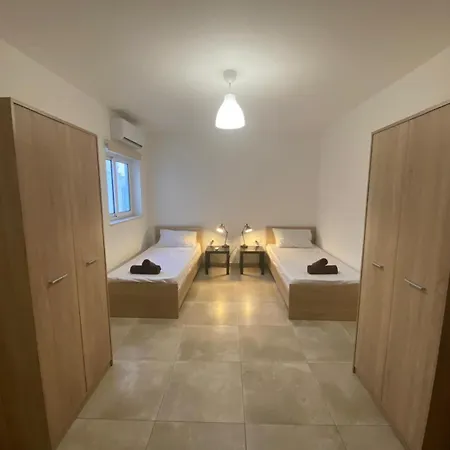 Apartment Sailsbury *