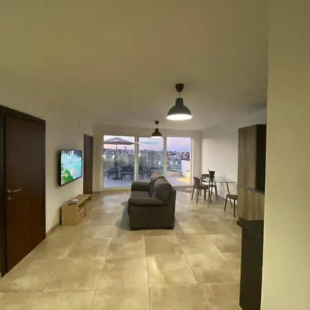 Apartment Sailsbury *